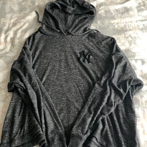 NY Yankee lightweight sweatshirt